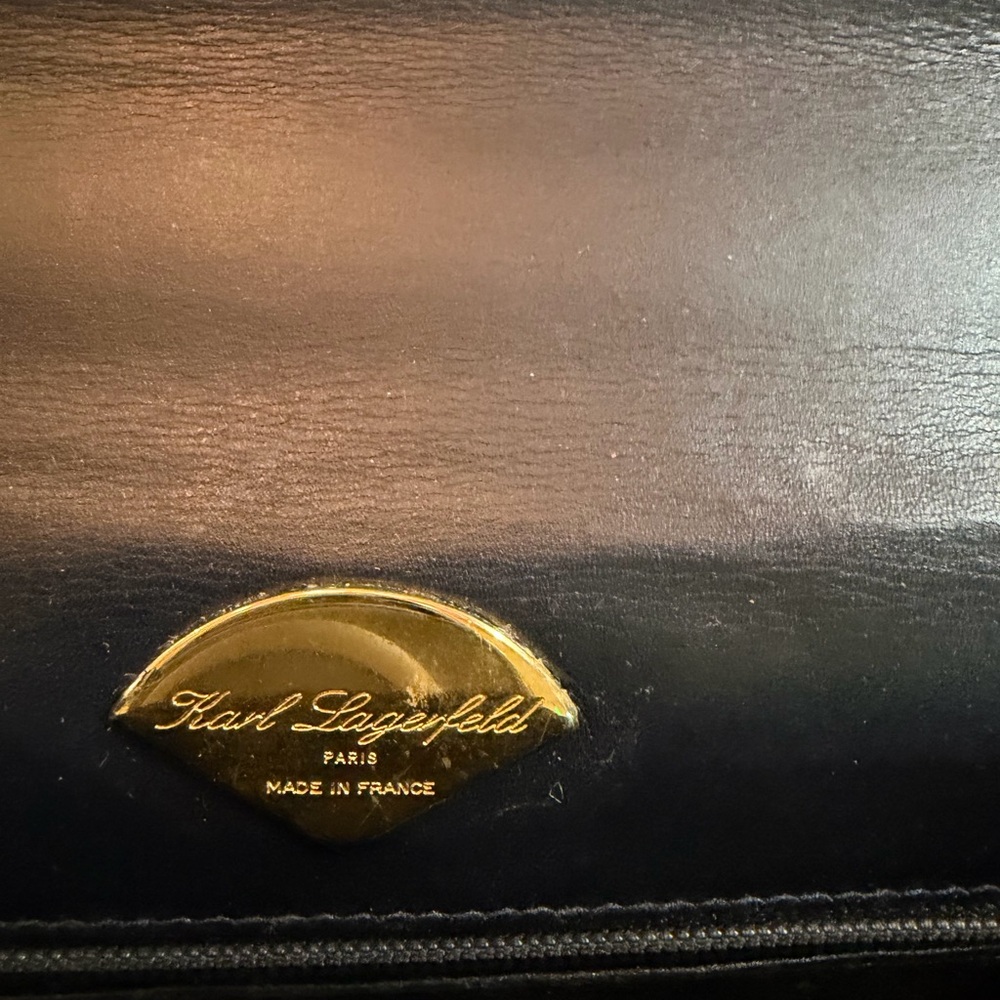 Chic Black and Gold Women's Shoulder Bag - Picture 4 of 7